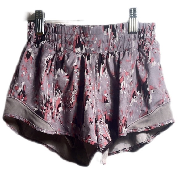 Lululemon Hotty Hot II *2.5" Utopia Multi / Deep Phantom casual yoga short 4 - Picture 2 of 4